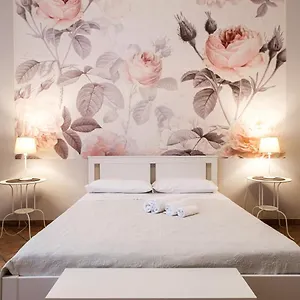 https://magna-domus.it-romehotels.com